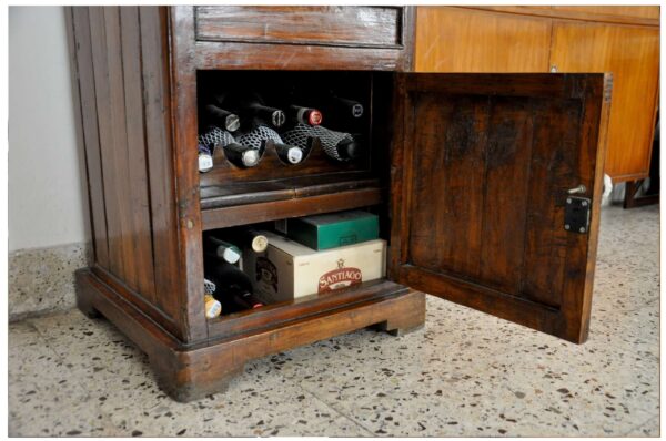 Bottom compartment as a wine rack